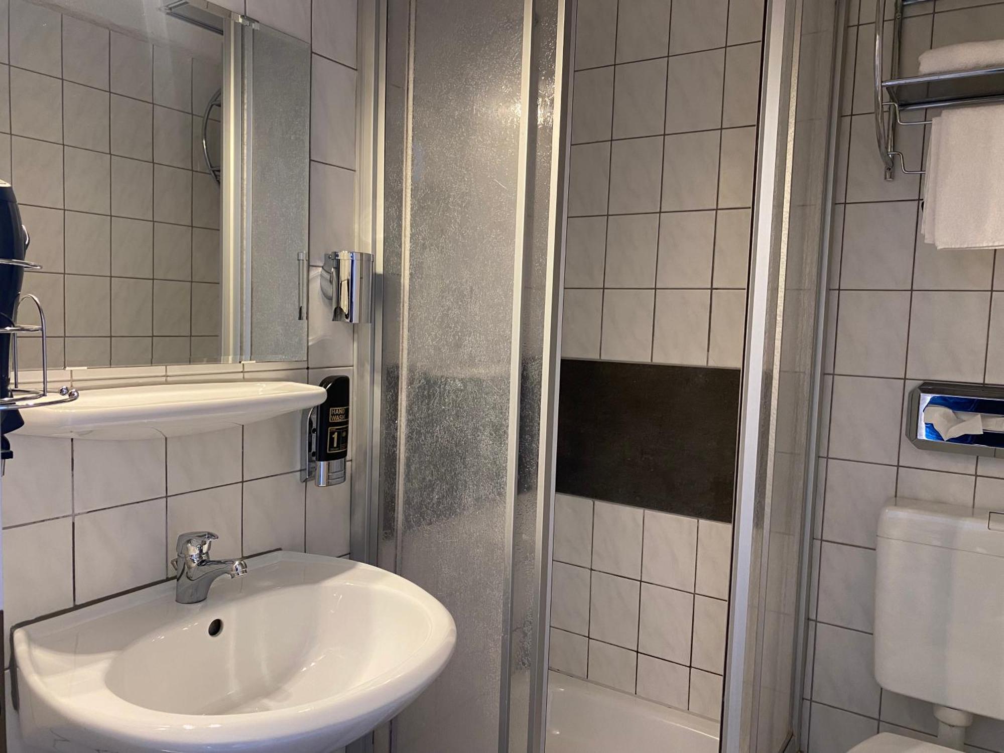 Pension Zum Alten Faehrhaus Rostock Quarto foto